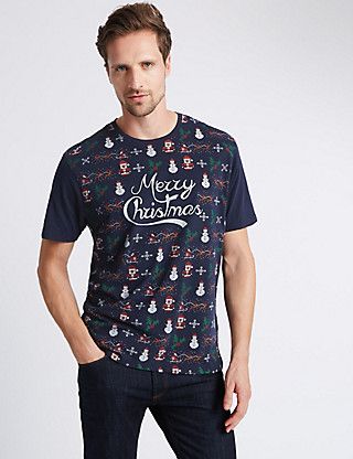 Mens Christmas t-shirt saying 'Merry Christmas'